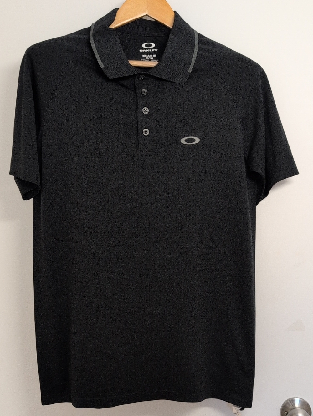 OAKLEY BLACK PERFORMANCE POLO SHIRT MEN SIZE MEDIUM REGULAR FIT